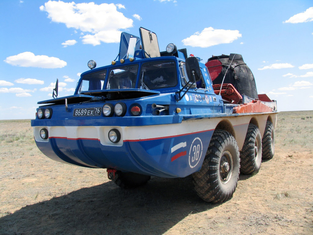 Le squadre Emercom per il recupero degli astronauti 3 L’autocarro anfibio 6×6 ZIL-4906 nella configurazione per il recupero delle capsule Soyuz.